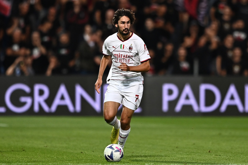 关于高薪引援遭遇波折，球队转会计划受阻的信息