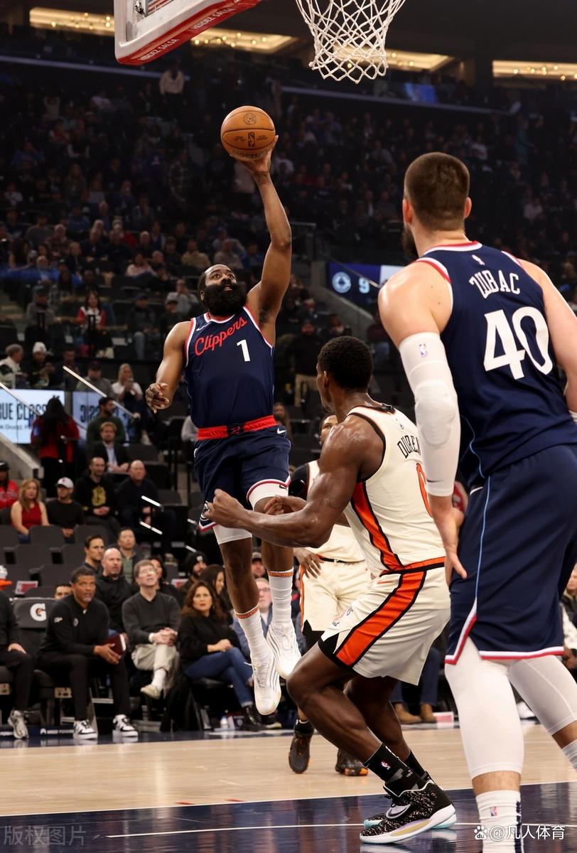 西亚卡姆险胜哈登，掀起高潮关键表现点燃全场！